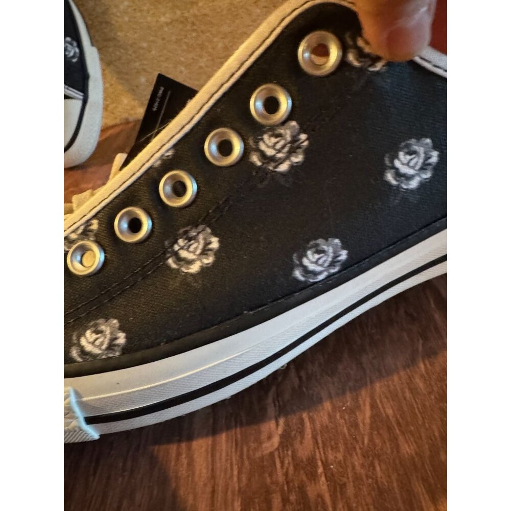 NWT‎ Converse All-Star Roses Size Men's 9 Women's 11 - Picture 12 of 12